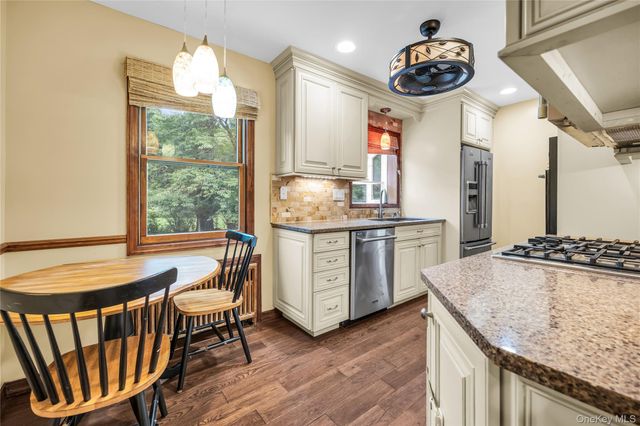 17 Hawkins Lane, Brookhaven, NY 11719