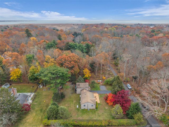 17 Hawkins Lane, Brookhaven, NY 11719