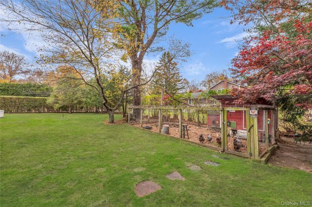 17 Hawkins Lane, Brookhaven, NY 11719