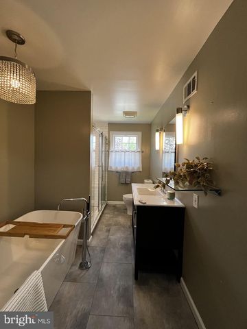 2201 JAMAICA DR, Wilmington, DE 19810