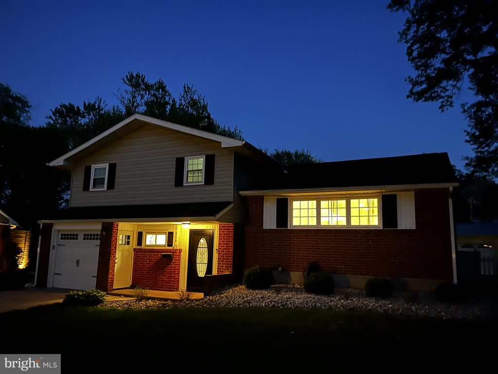 2201 JAMAICA DR, Wilmington, DE 19810