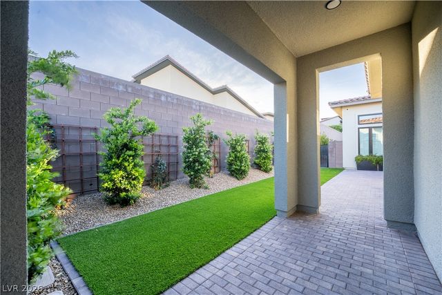 397 Vista Sunset Avenue, Las Vegas, NV 89138