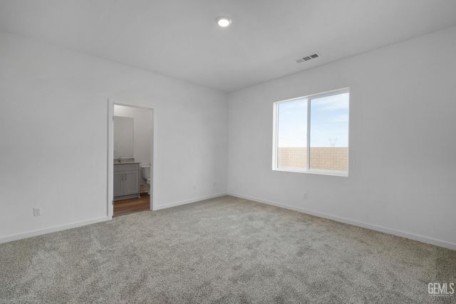 5121 Ivory Gull Street, Bakersfield, CA 93306