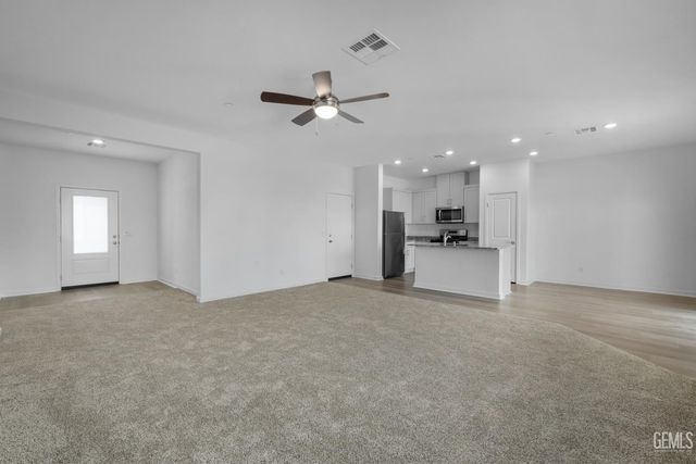 5121 Ivory Gull Street, Bakersfield, CA 93306