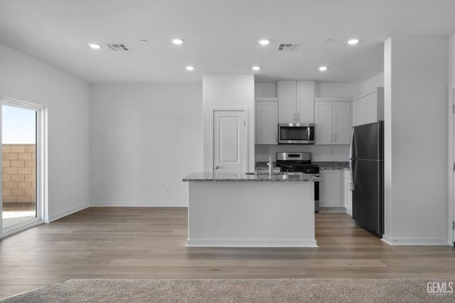 5121 Ivory Gull Street, Bakersfield, CA 93306