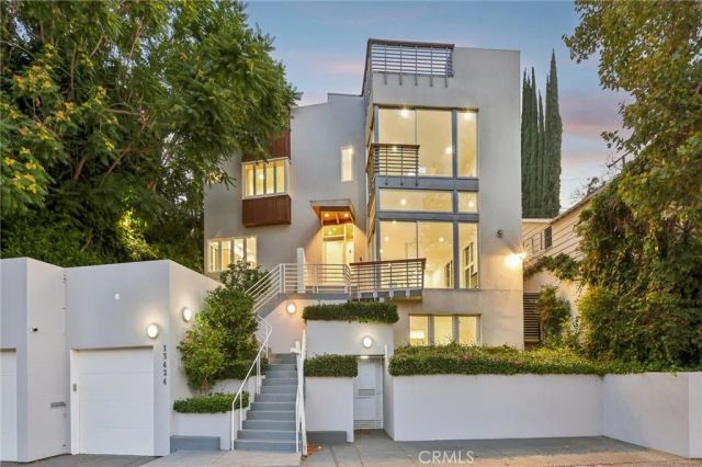 13424 Contour, Sherman Oaks, CA 91423