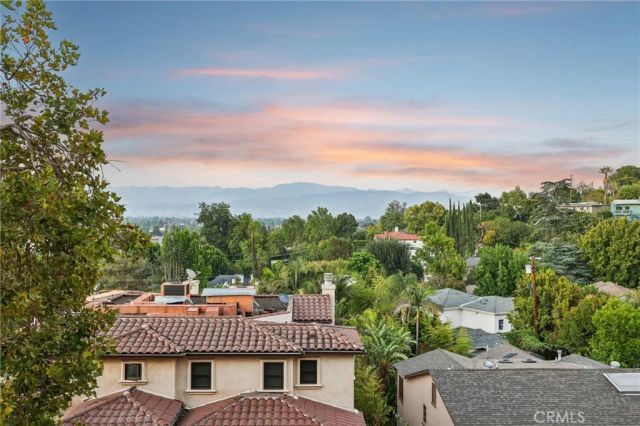 13424 Contour, Sherman Oaks, CA 91423
