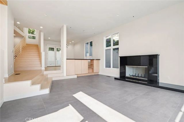 13424 Contour, Sherman Oaks, CA 91423