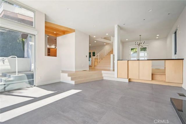 13424 Contour, Sherman Oaks, CA 91423