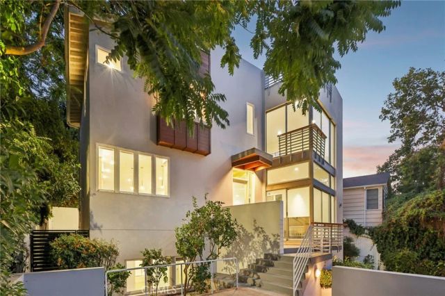 13424 Contour, Sherman Oaks, CA 91423