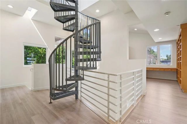 13424 Contour, Sherman Oaks, CA 91423