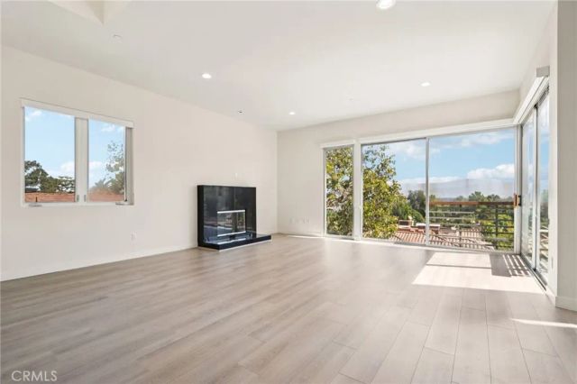 13424 Contour, Sherman Oaks, CA 91423