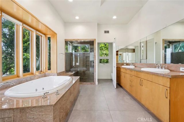 13424 Contour, Sherman Oaks, CA 91423