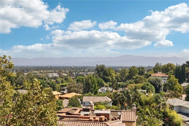 13424 Contour, Sherman Oaks, CA 91423