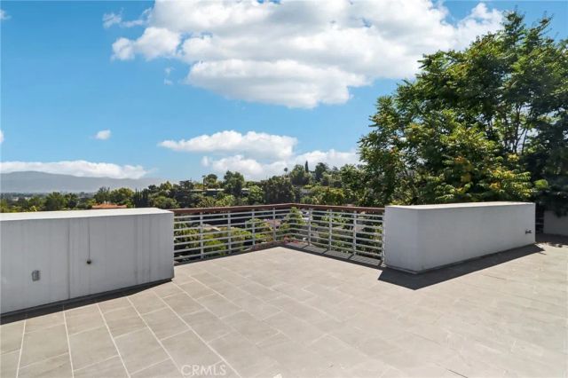 13424 Contour, Sherman Oaks, CA 91423