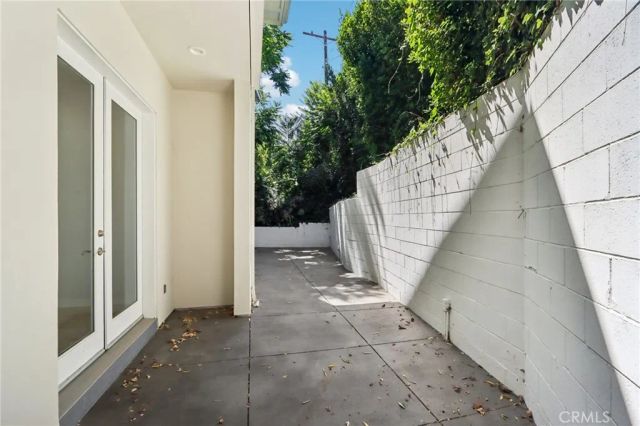 13424 Contour, Sherman Oaks, CA 91423