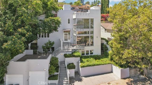 13424 Contour, Sherman Oaks, CA 91423