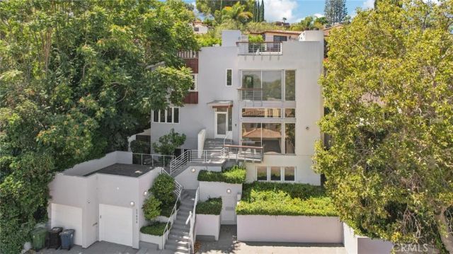 13424 Contour, Sherman Oaks, CA 91423