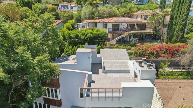 13424 Contour, Sherman Oaks, CA 91423