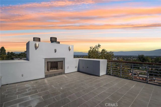 13424 Contour, Sherman Oaks, CA 91423