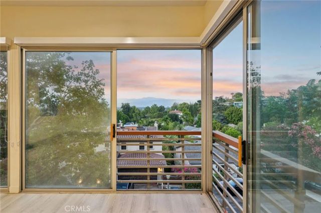 13424 Contour, Sherman Oaks, CA 91423
