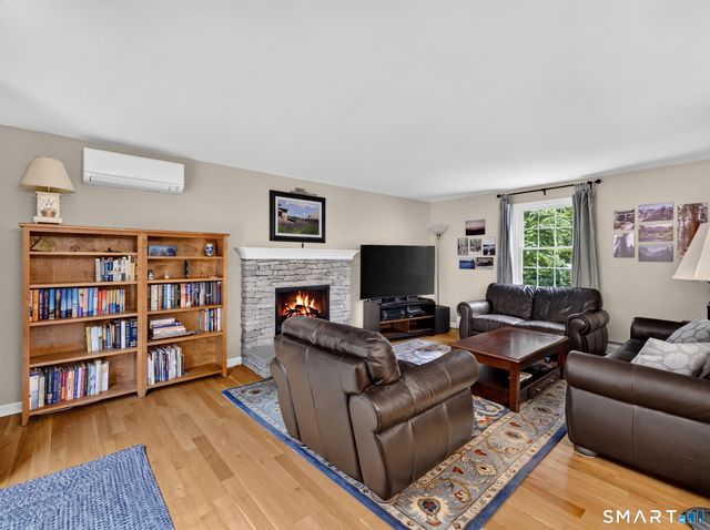 3 Marian Lane, Clinton, CT 06413