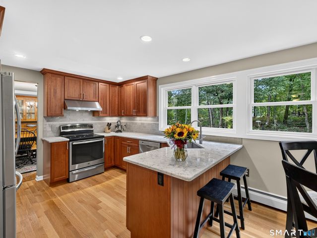 3 Marian Lane, Clinton, CT 06413
