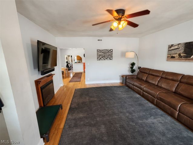 2318 W 19th Street, Cleveland, OH 44113