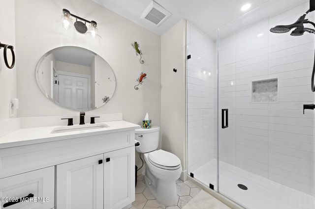 17 Mayfair Court, Little Silver, NJ 07739