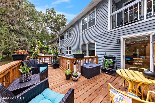 17 Mayfair Court, Little Silver, NJ 07739