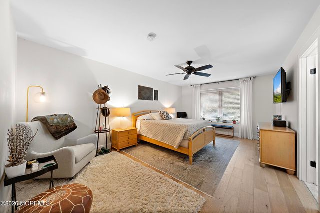 17 Mayfair Court, Little Silver, NJ 07739