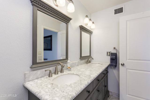 6769 E GRANDVIEW Drive, Scottsdale, AZ 85254