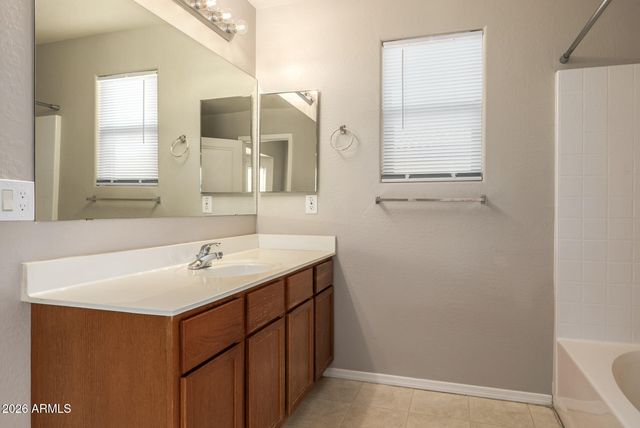 3956 E MAPLEWOOD Street, Gilbert, AZ 85297