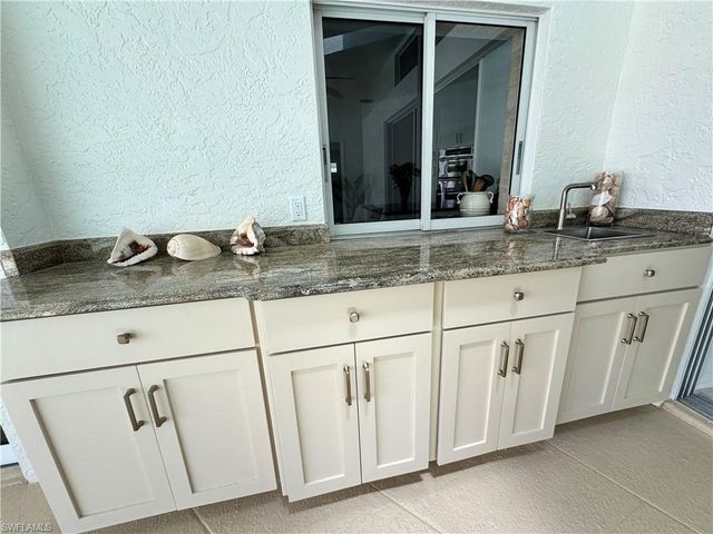1084 Whiteheart CT, Marco Island, FL 34145