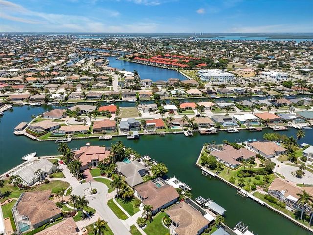 1084 Whiteheart CT, Marco Island, FL 34145