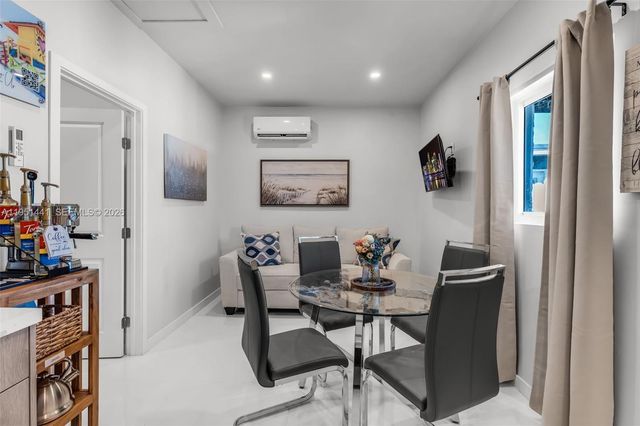 1430 NE 11th St 1430, Homestead, FL 33033