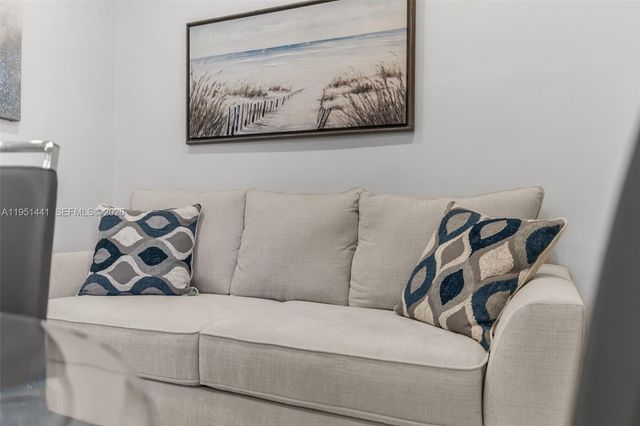 1430 NE 11th St 1430, Homestead, FL 33033