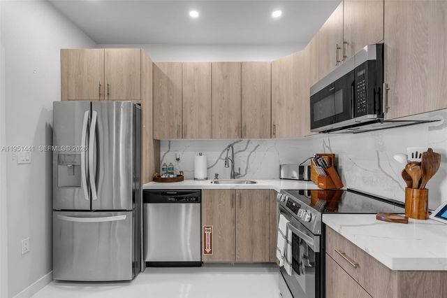 1430 NE 11th St 1430, Homestead, FL 33033