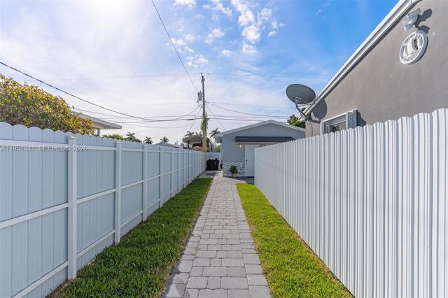 1430 NE 11th St 1430, Homestead, FL 33033