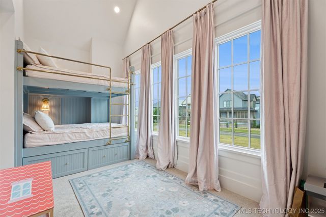 52 Redbud Street, Carlton Landing, OK 74432