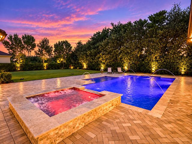 2825 Jockey Circle W, Davie, FL 33330