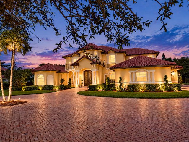 2825 Jockey Circle W, Davie, FL 33330