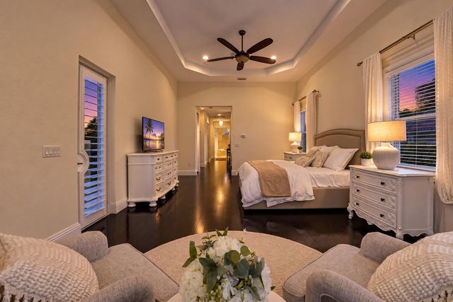 2825 Jockey Circle W, Davie, FL 33330