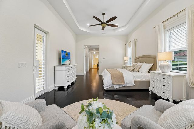 2825 Jockey Circle W, Davie, FL 33330