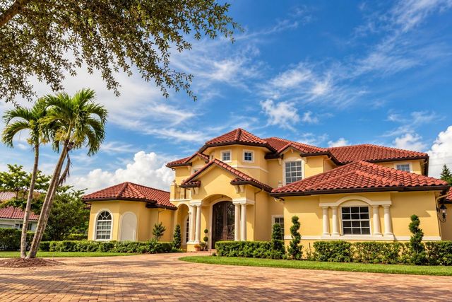 2825 Jockey Circle W, Davie, FL 33330