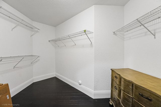 2825 Jockey Circle W, Davie, FL 33330
