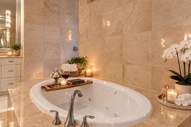 2825 Jockey Circle W, Davie, FL 33330