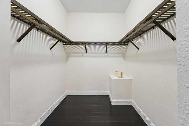 2825 Jockey Circle W, Davie, FL 33330