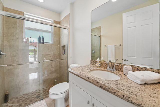 2825 Jockey Circle W, Davie, FL 33330