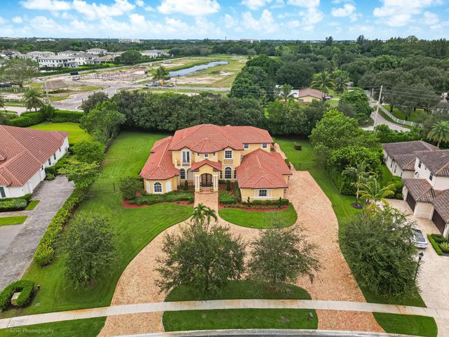 2825 Jockey Circle W, Davie, FL 33330